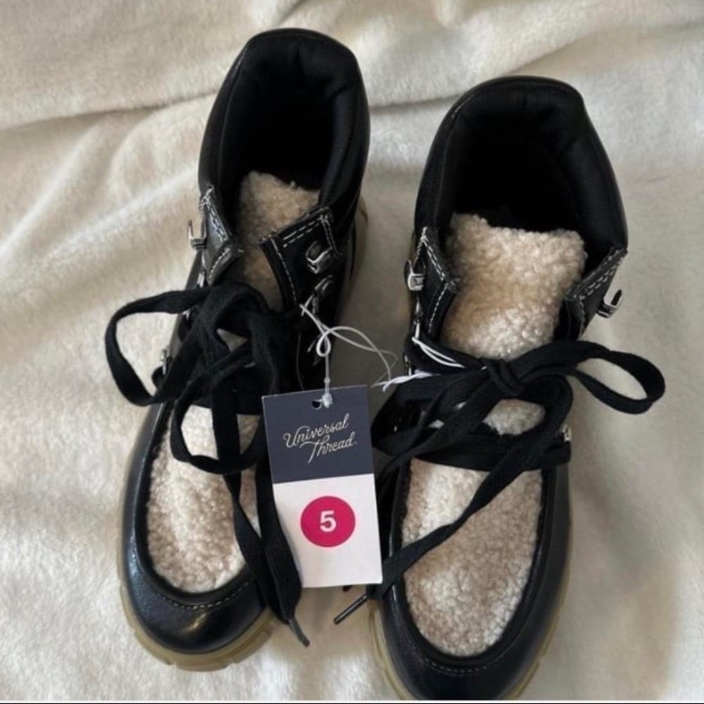 Universal Threads lace up ankle boots